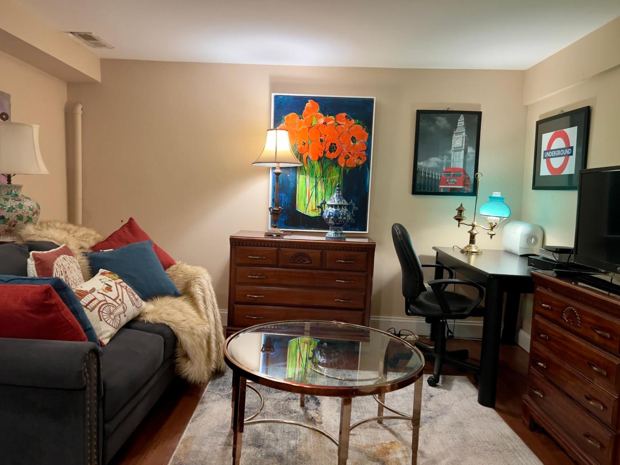 Charming 1-bedroom Basement Close To Dc Pets Allowed *