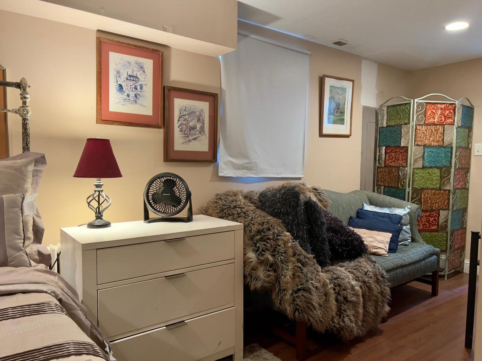 Charming 1-bedroom Basement Close To Dc Pets Allowed